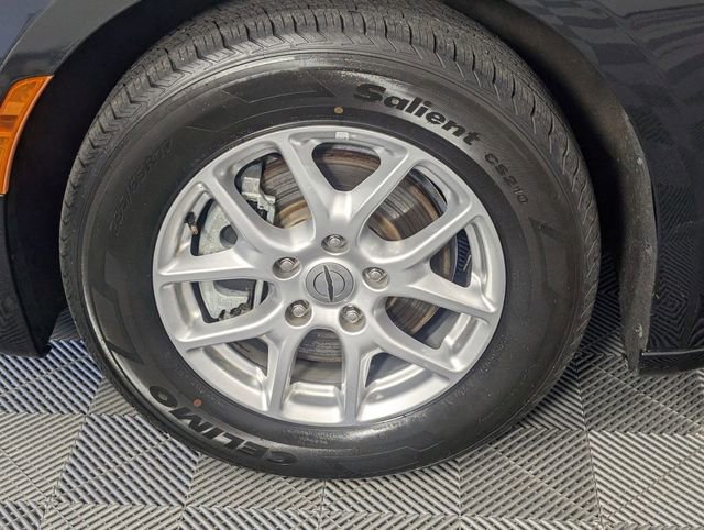 Certified 2023 Chrysler Voyager LX image 8