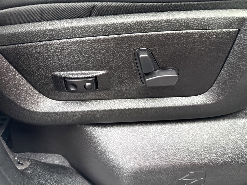 Used 2025 RAM 2500 Laramie image 18