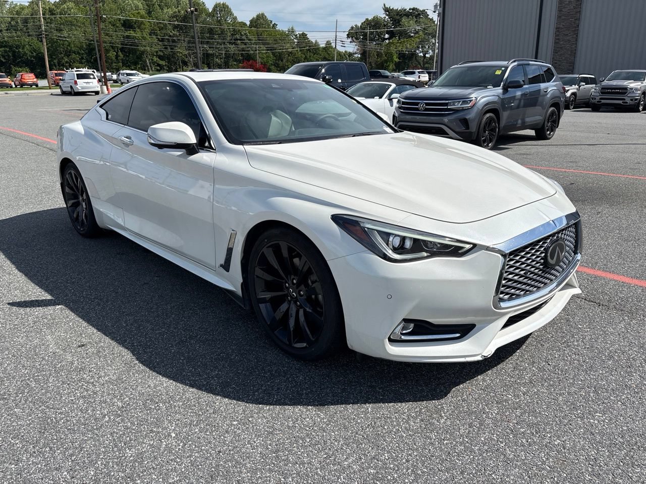 Used 2022 INFINITI Q60 3.0t Luxe w/ Cargo Package RWD image 11