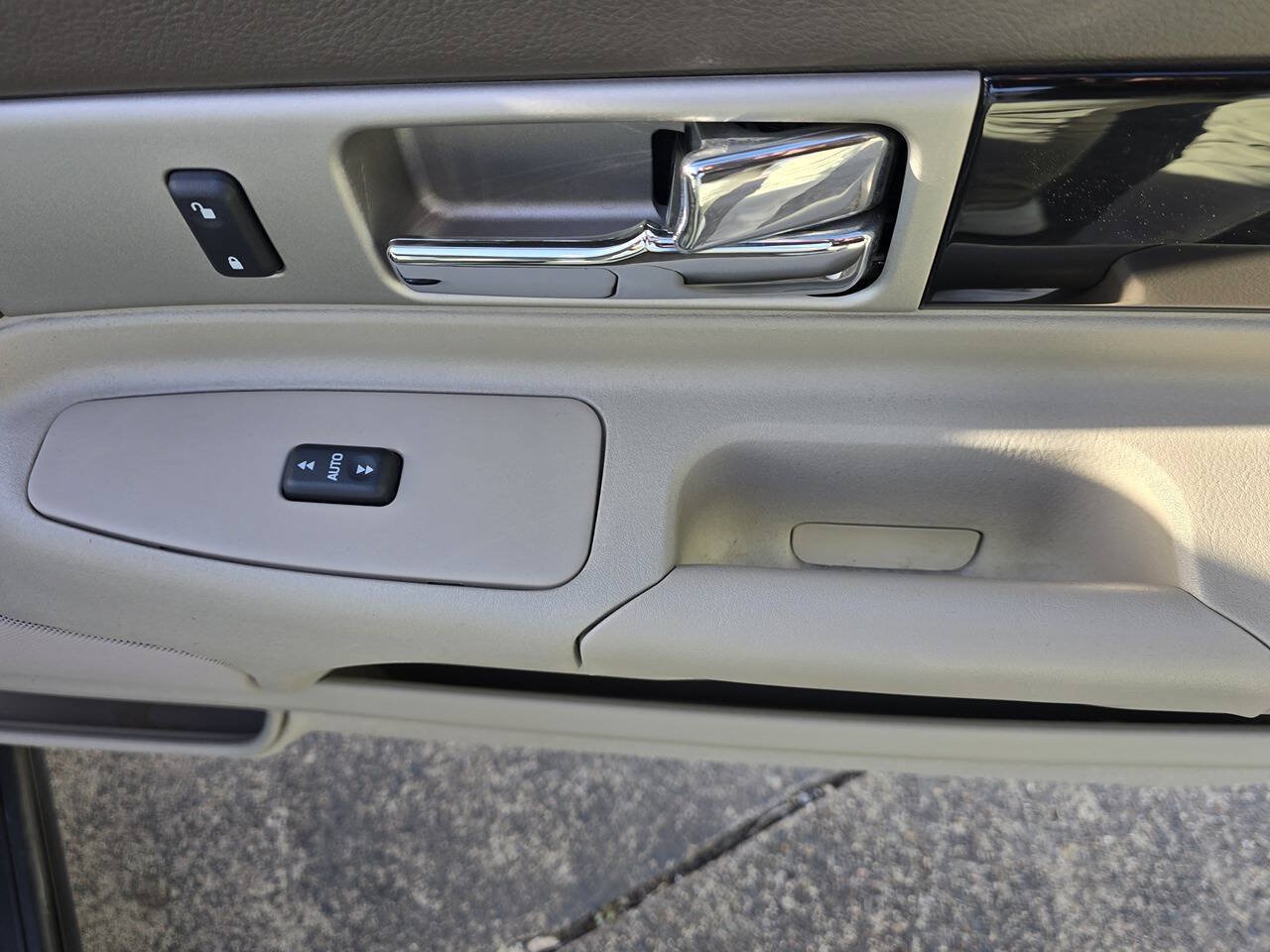 Used 2004 Lincoln LS RWD image 25
