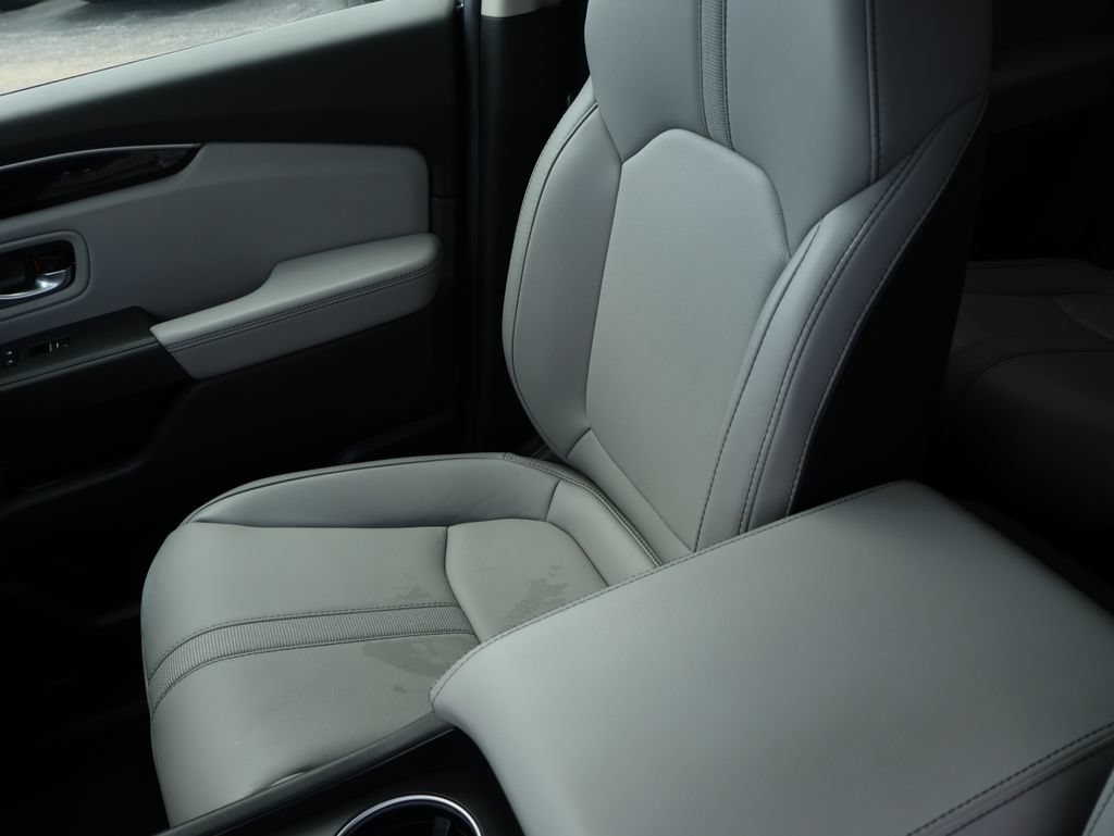 Used 2025 Honda Pilot Touring image 27
