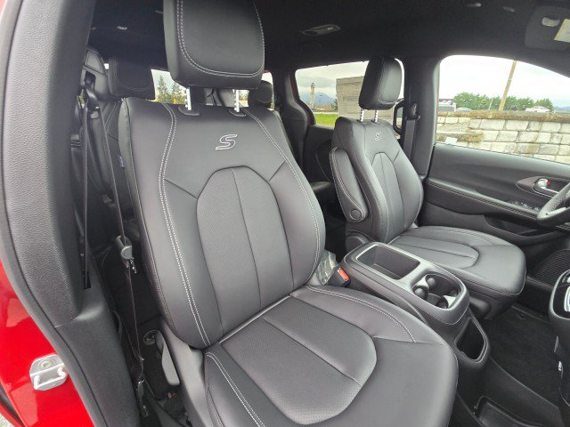 New 2026 Chrysler Pacifica Select w/ S Appearance Package FWD image 13