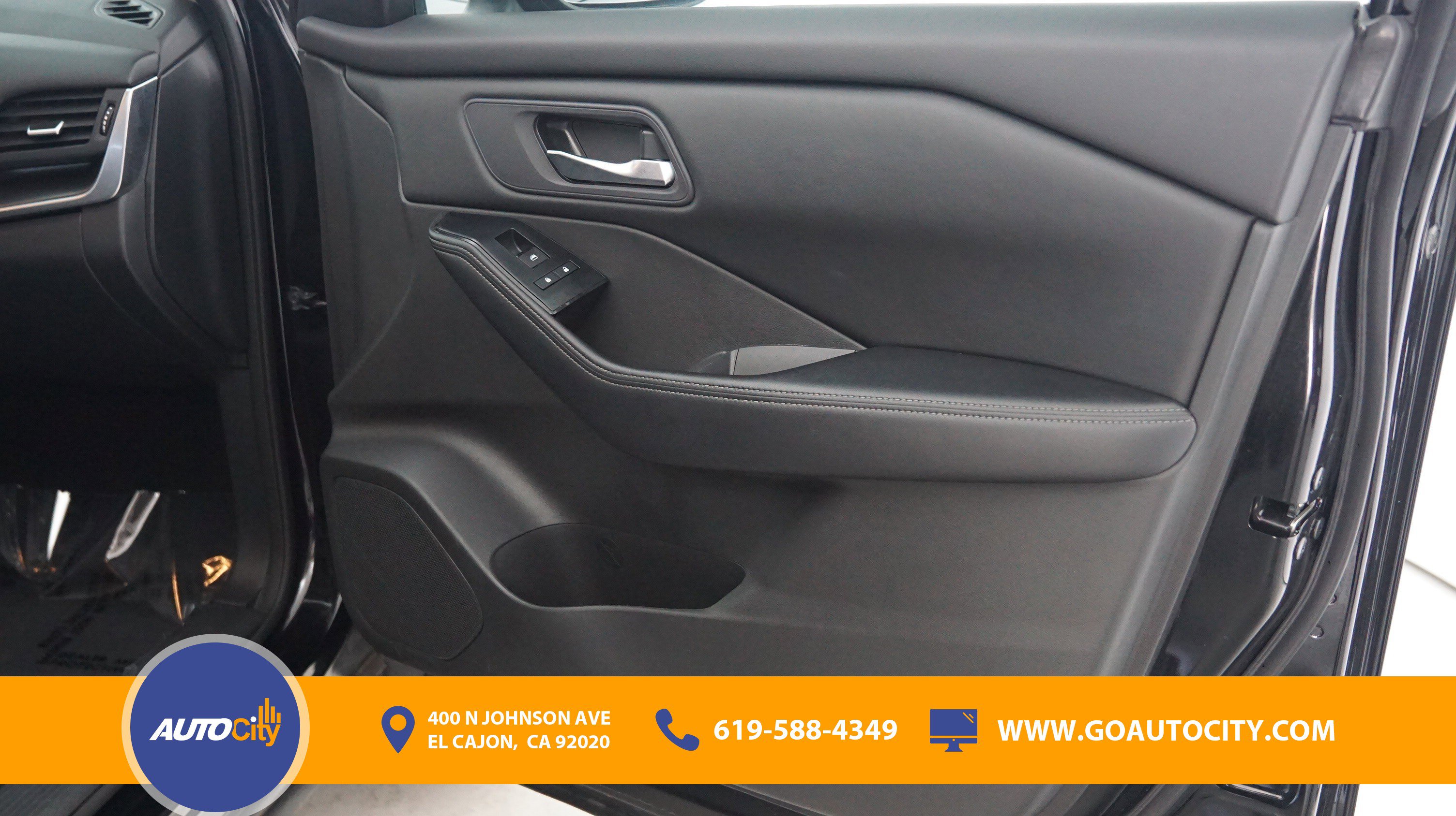 Used 2024 Nissan Rogue SV image 17