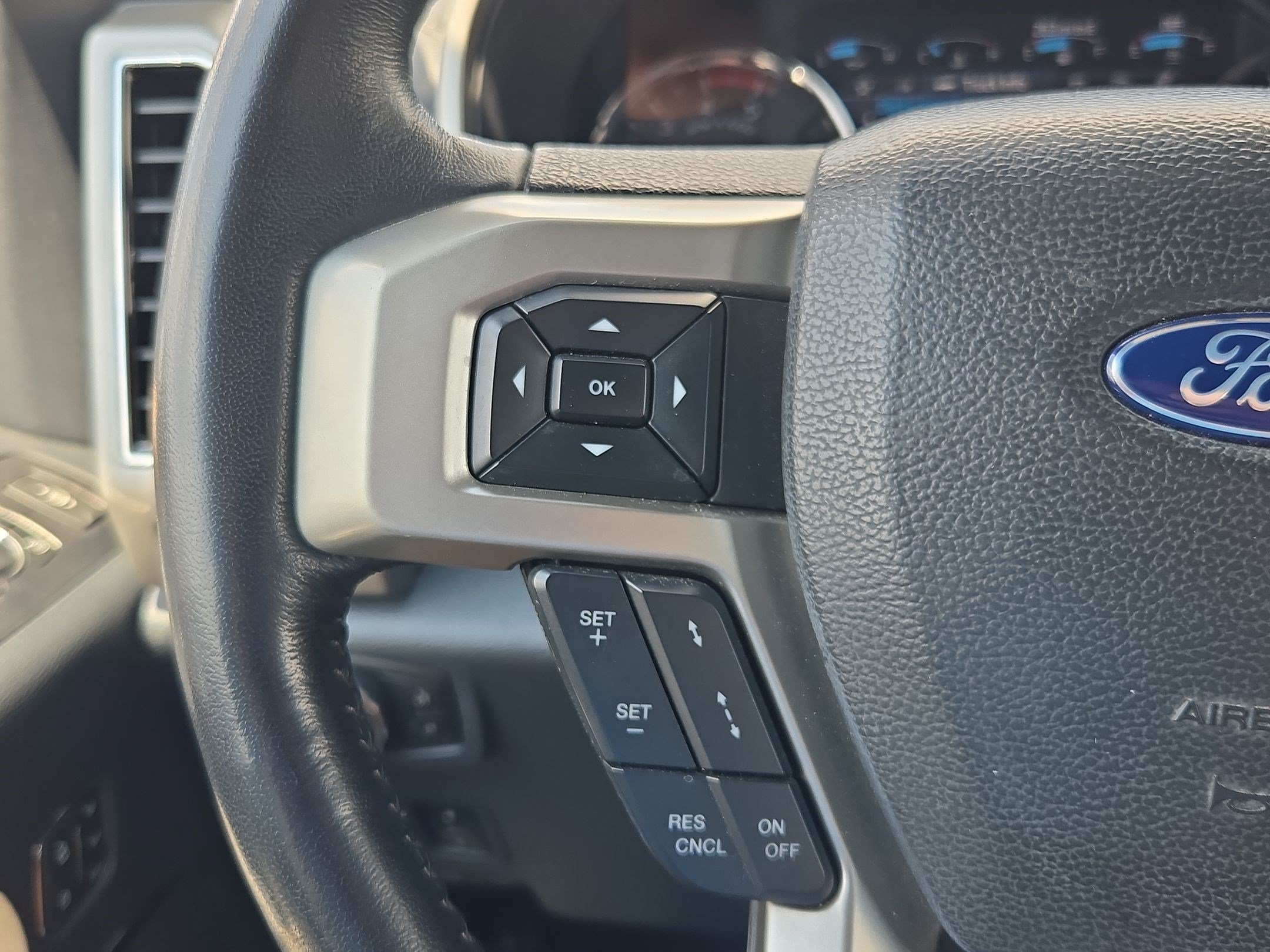 Used 2022 Ford F250 Lariat w/ Lariat Ultimate Package AWD/4WD image 18