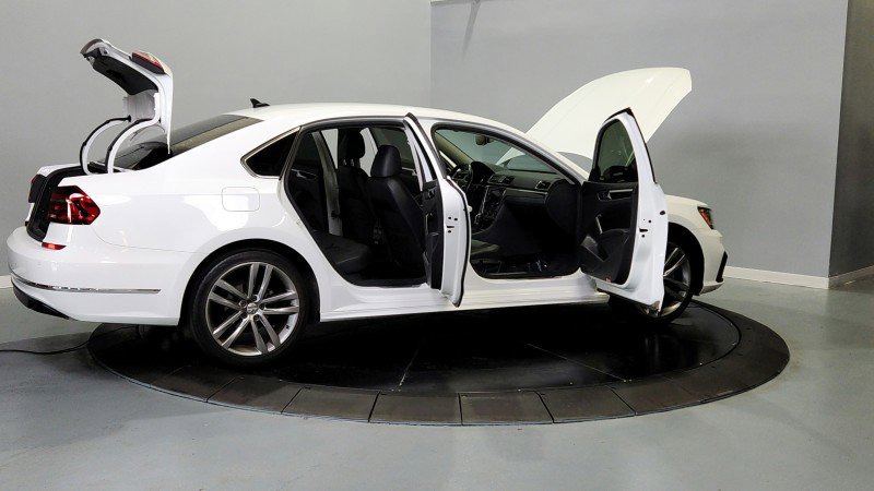 Used 2019 Volkswagen Passat 2.0T SE R-Line image 12