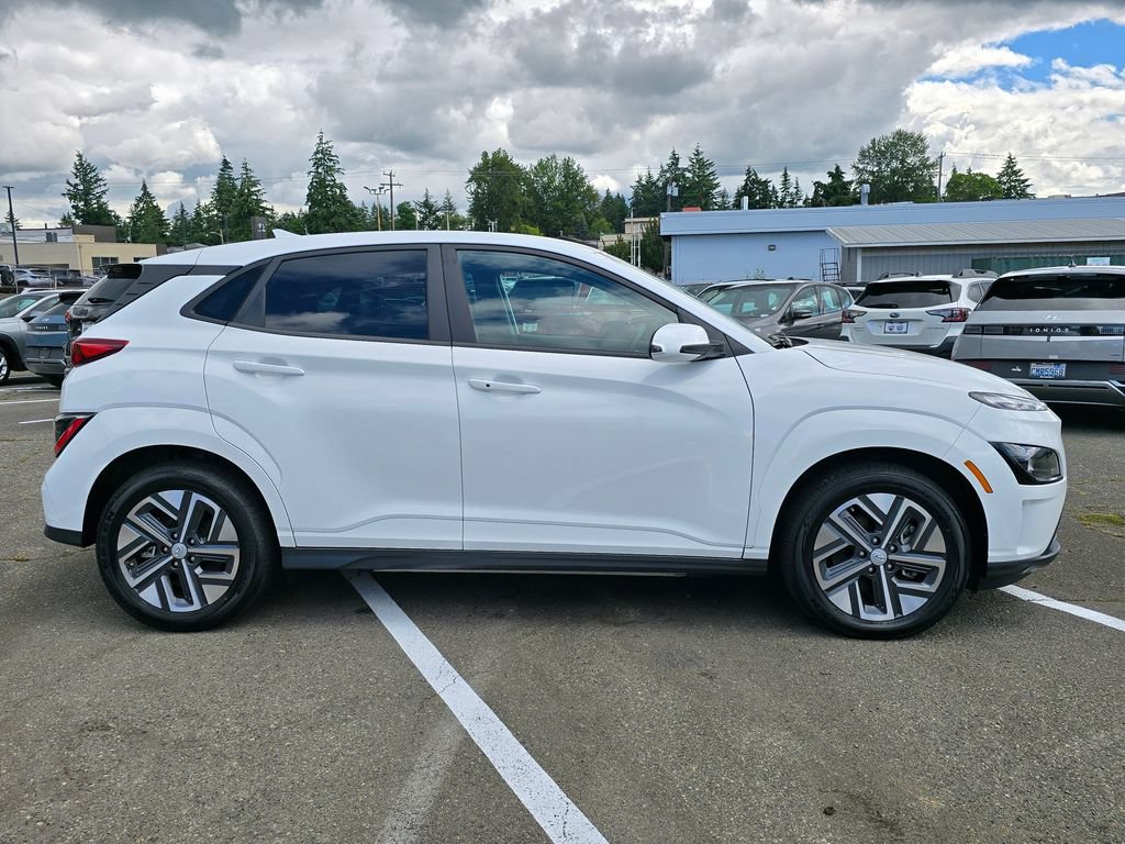 Used 2023 Hyundai Kona SE FWD image 8