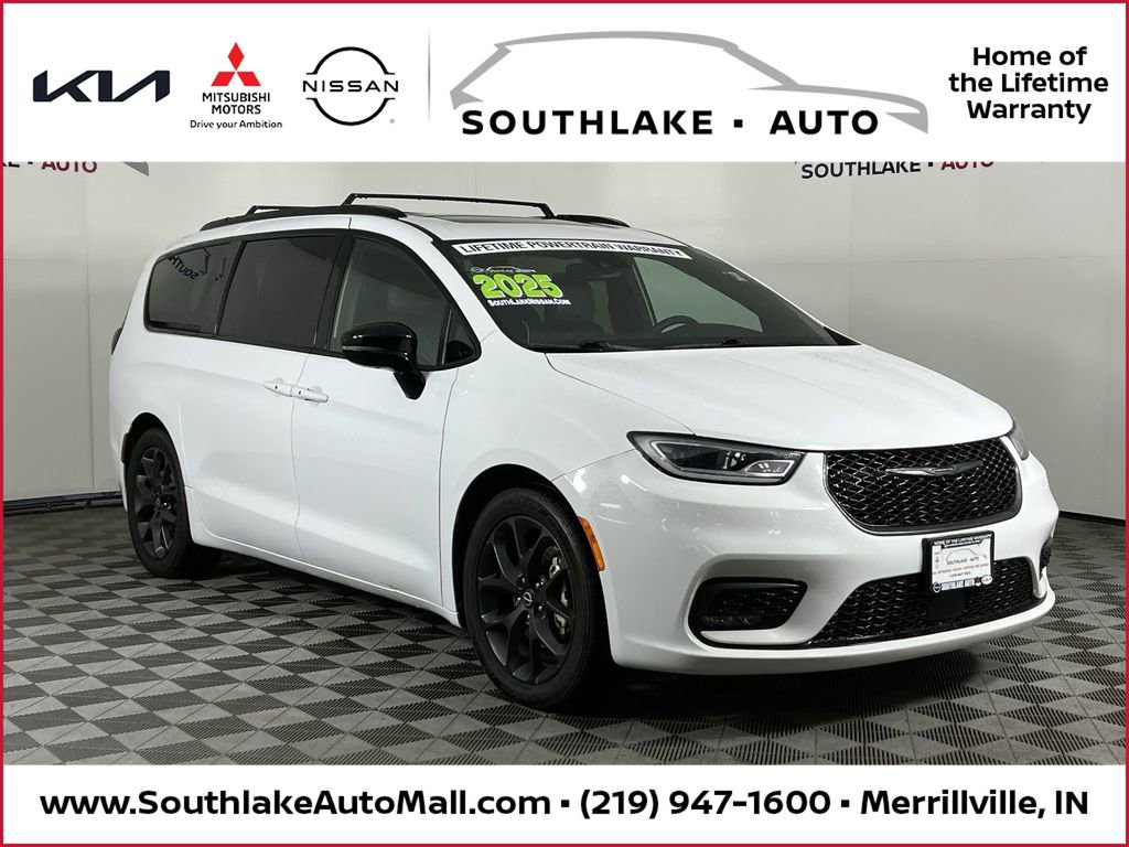 Used 2025 Chrysler Pacifica Limited FWD video 1