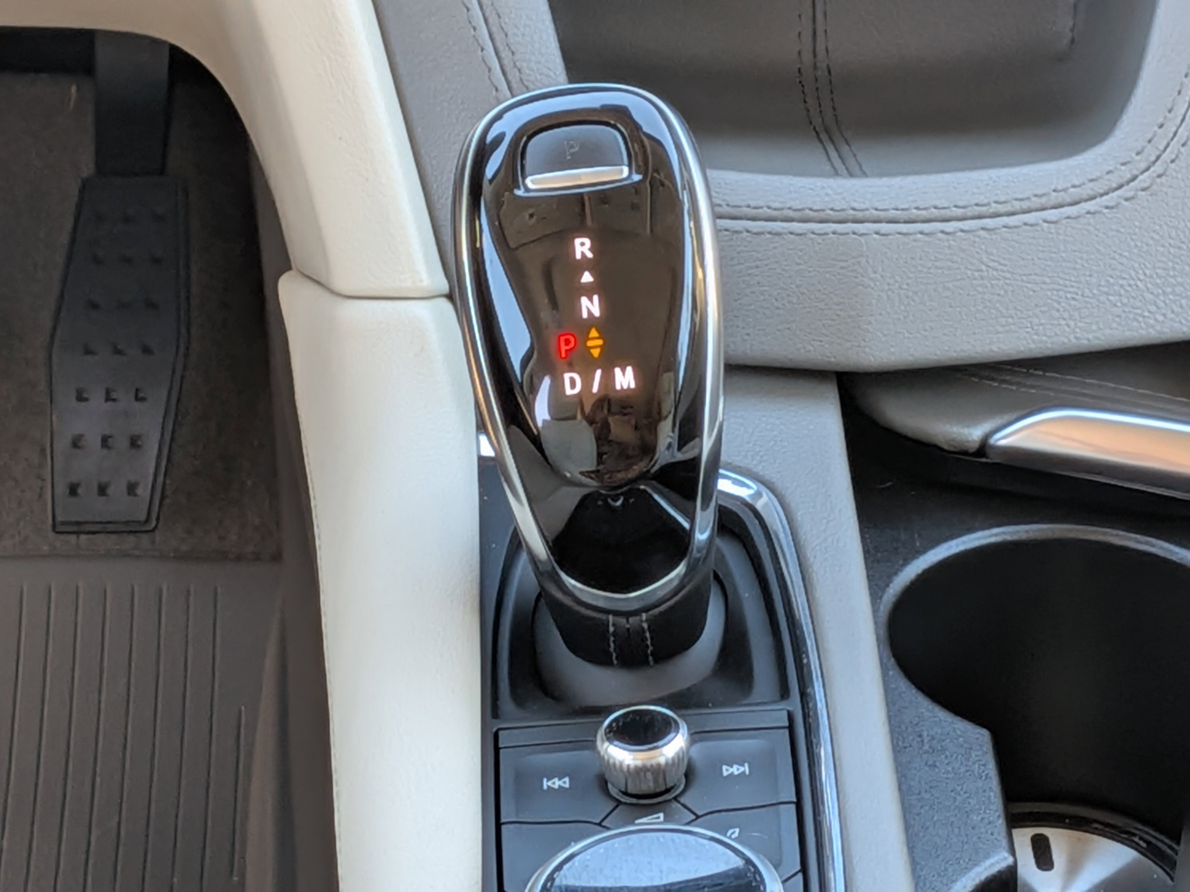 Certified 2022 Cadillac XT5 Premium Luxury image 18