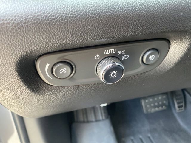 Used 2018 Chevrolet Traverse Premier w/ Driver Confidence II Package image 40