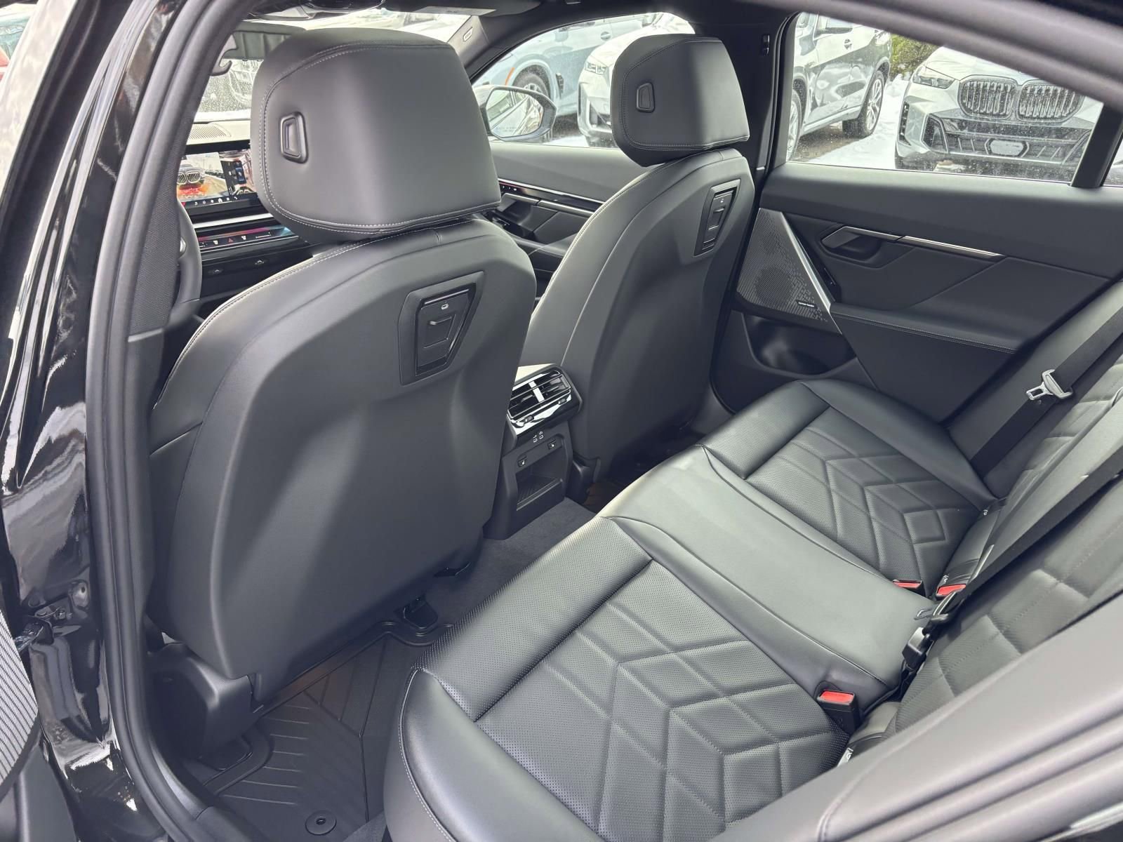 New 2026 BMW 540i xDrive w/ M Sport Package image 27