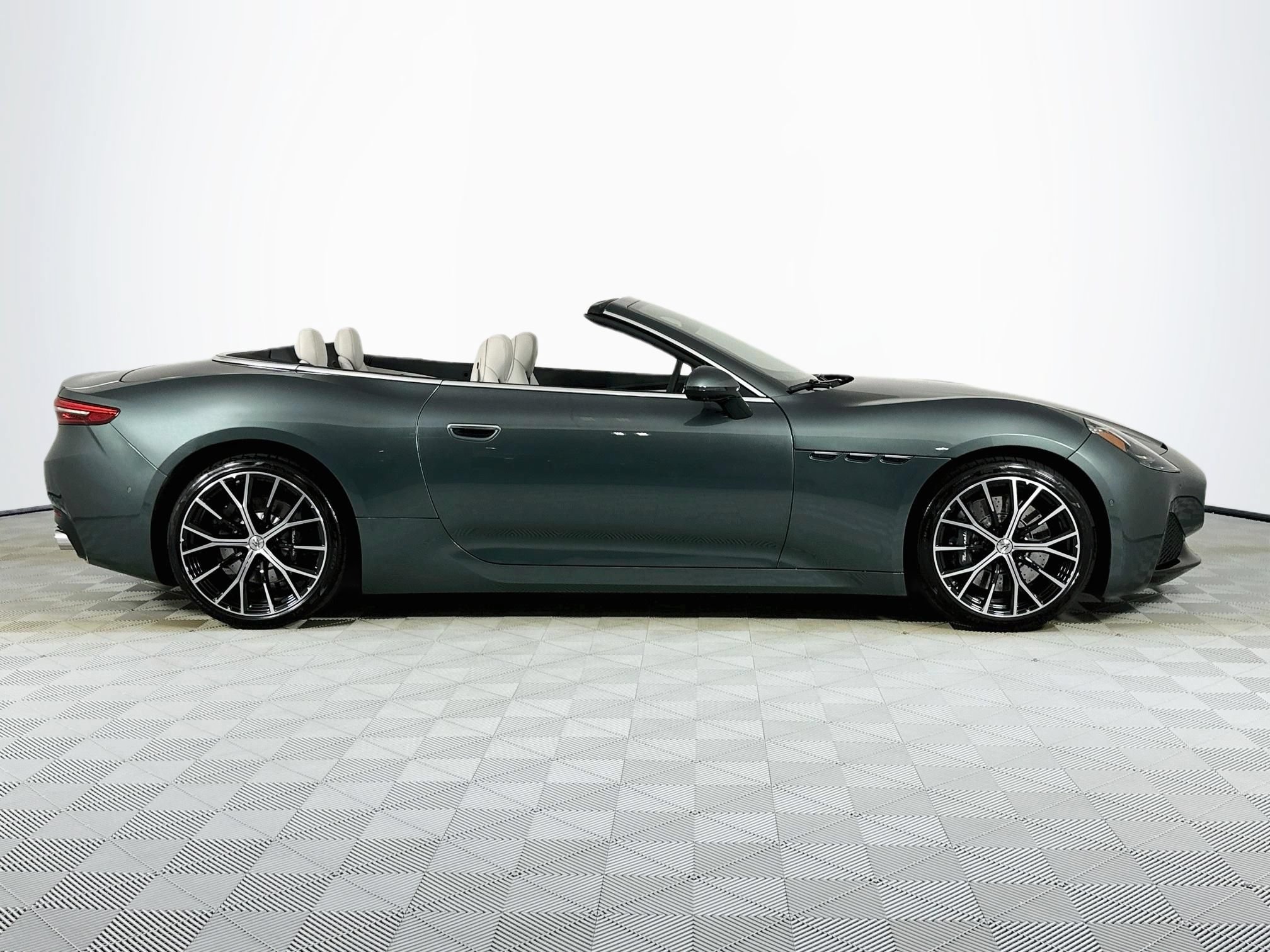 New 2026 Maserati GranCabrio Modena AWD/4WD image 4