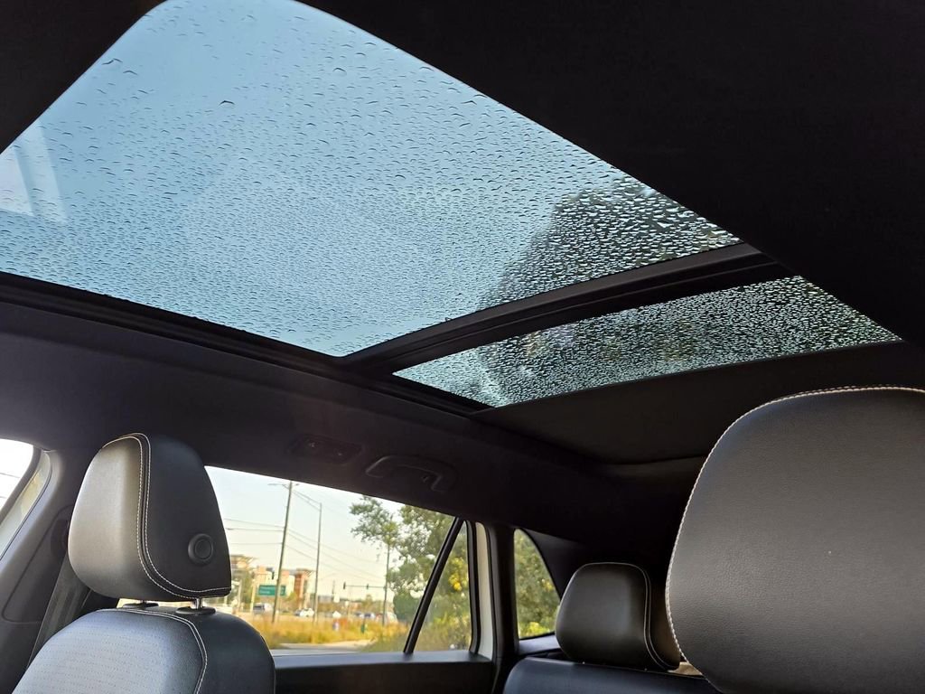 Used 2023 Volkswagen Atlas Cross Sport SE w/ Panoramic Sunroof Package image 19