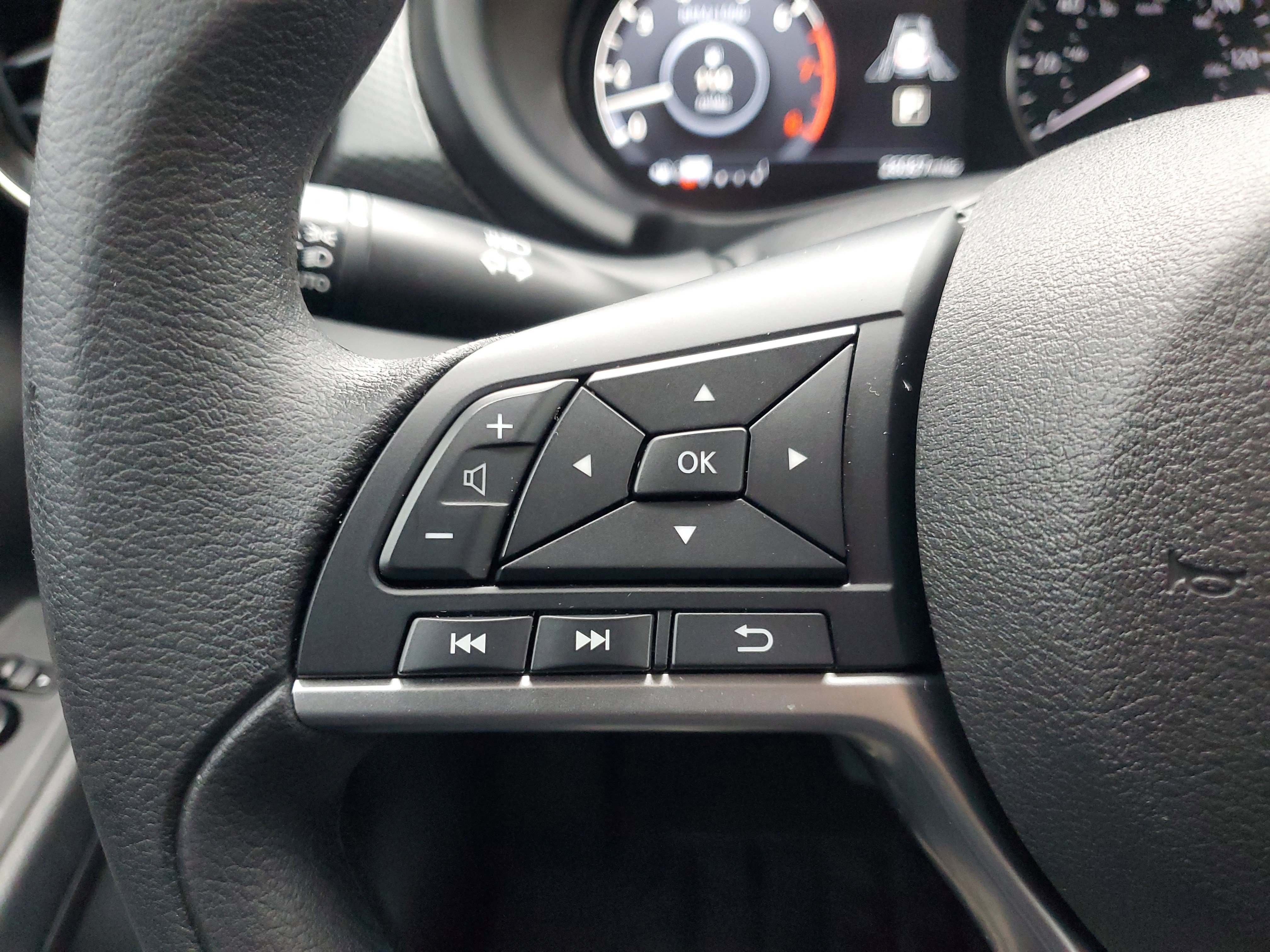 Used 2021 Nissan Kicks SV image 26