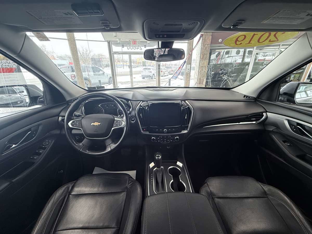 Used 2019 Chevrolet Traverse LT AWD/4WD image 40