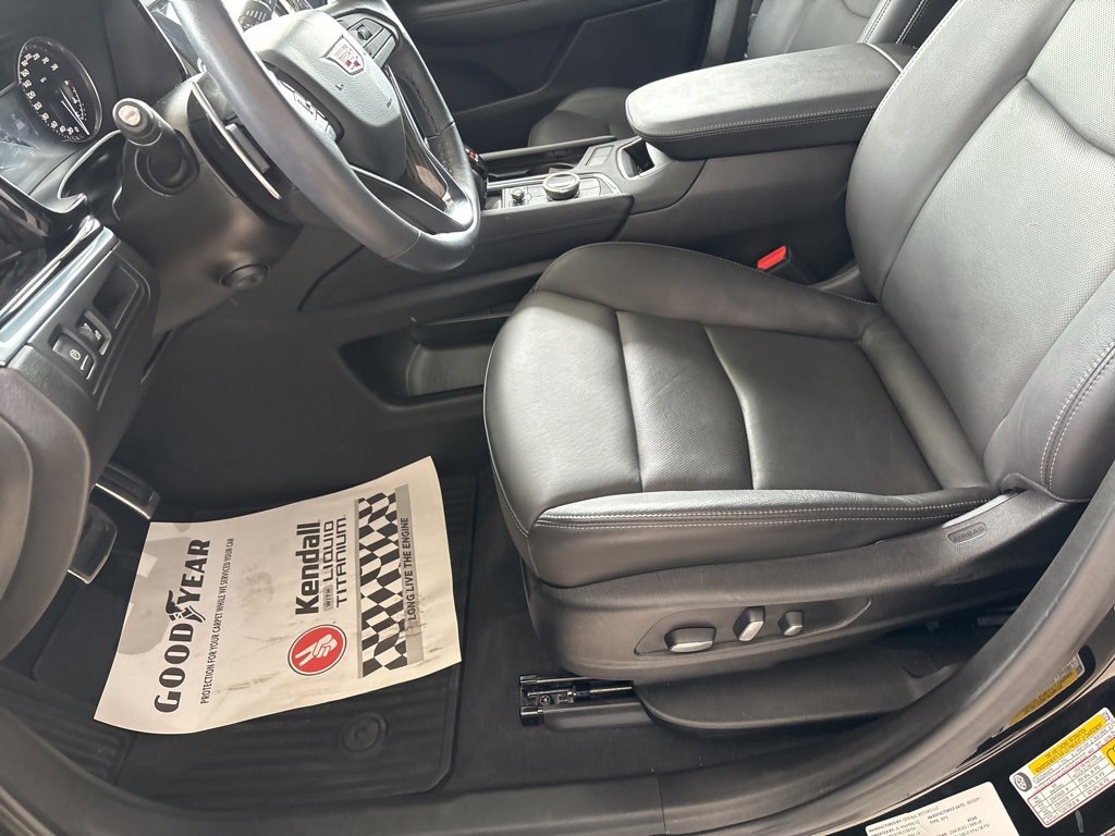 Used 2025 Cadillac XT6 Sport image 7