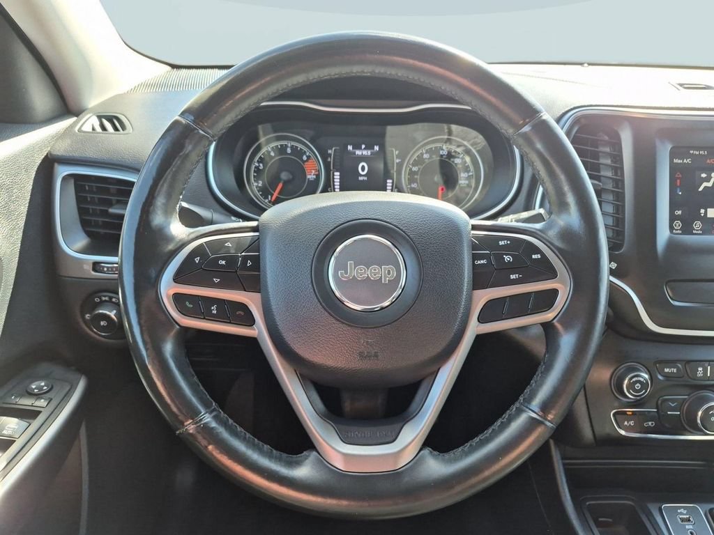 Used 2019 Jeep Cherokee Latitude Plus FWD image 14