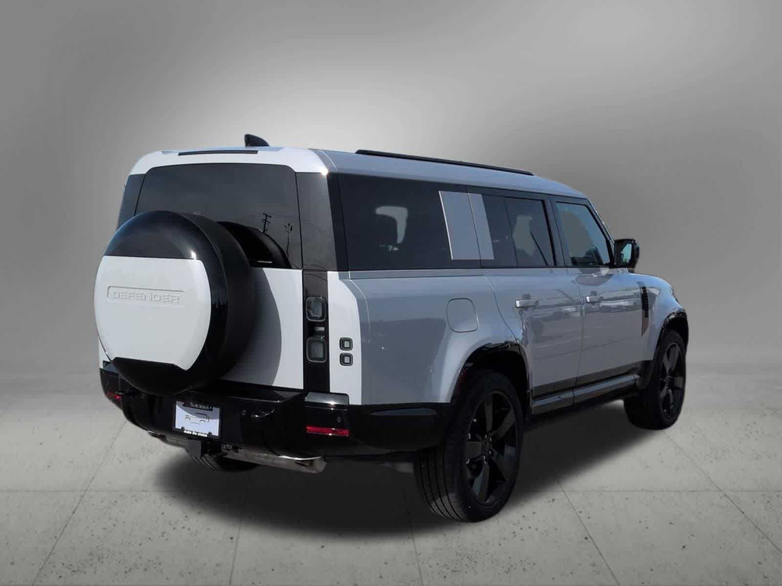 New 2026 Land Rover Defender 130 X-Dynamic SE AWD/4WD image 6