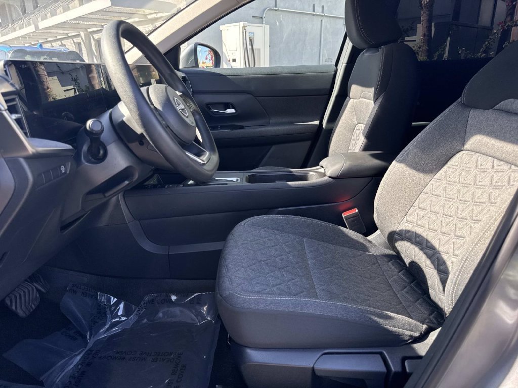 Used 2025 Nissan Kicks SV FWD image 20