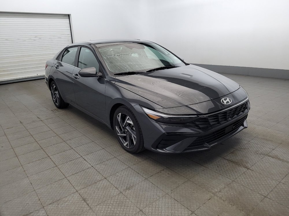 Used 2025 Hyundai Elantra SEL FWD image 13