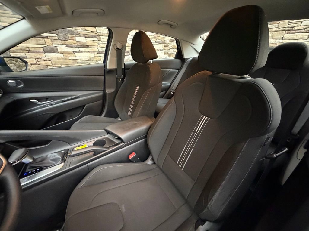Certified 2023 Hyundai Elantra SEL image 12