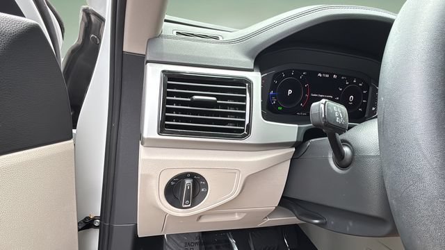 Used 2023 Volkswagen Atlas SE AWD/4WD image 21