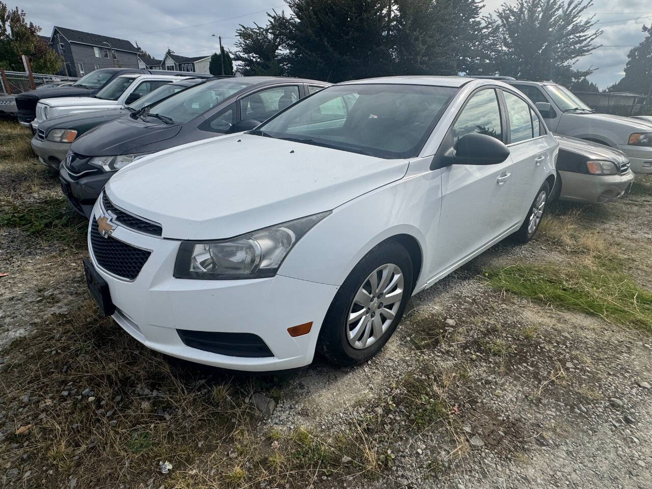 Used 2011 Chevrolet Cruze LS FWD image 2