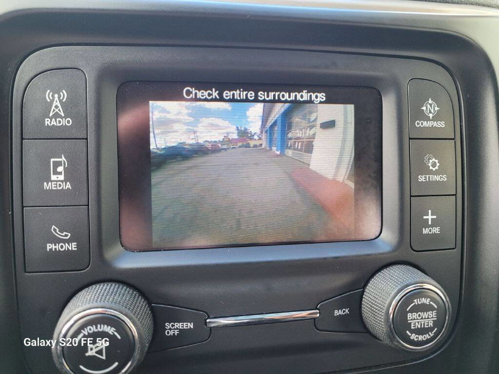 Used 2016 Jeep Cherokee Sport image 17