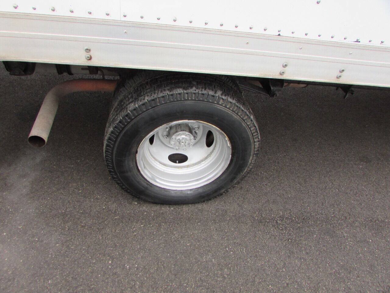 Used 2012 Ford E-450 and Econoline 450 Super Duty w/ PWR Locks & Windows Group RWD image 48