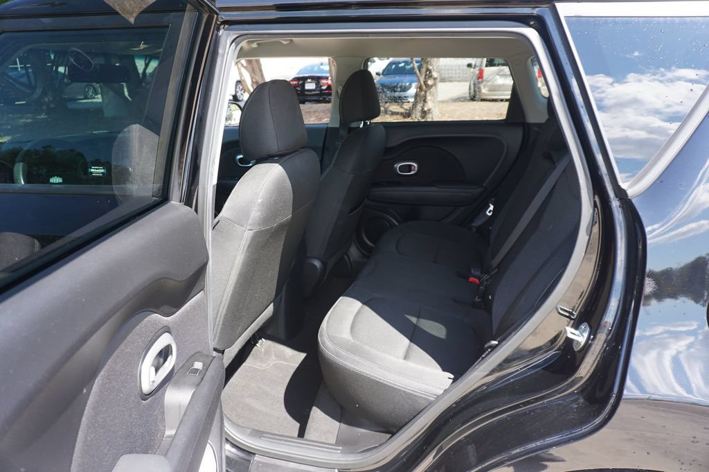 Used 2018 Kia Soul + FWD image 11