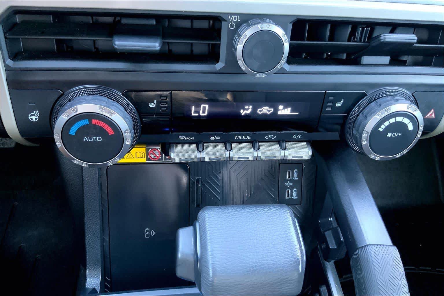 Used 2025 Toyota Tacoma TRD Off-Road w/ TRD Off Road Upgrade Package AWD/4WD image 34