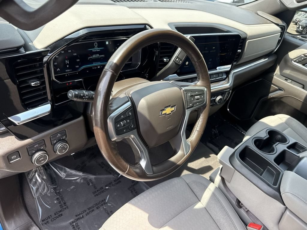 Used 2022 Chevrolet Silverado 1500 LT AWD/4WD image 16
