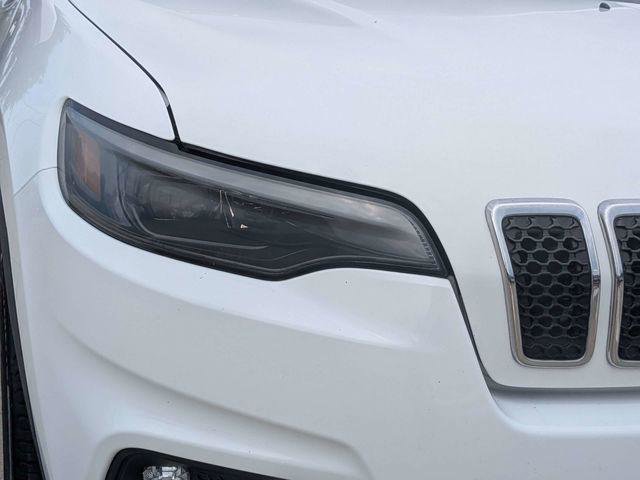 Certified 2019 Jeep Cherokee Latitude Plus w/ Comfort/Convenience Group FWD image 9