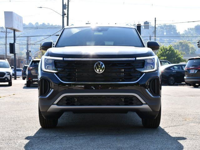 New 2026 Volkswagen Atlas Cross Sport SE image 2