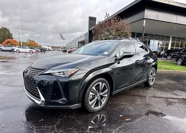 Used 2022 Lexus UX 200 w/ Premium Package image 3