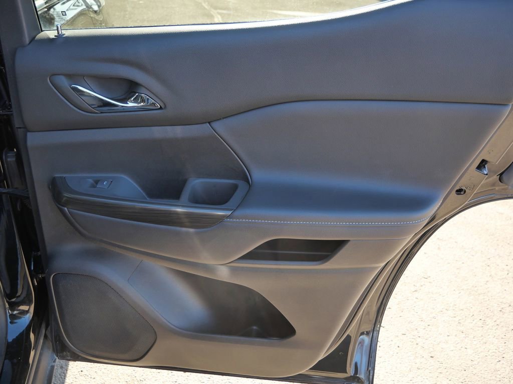 Used 2023 GMC Acadia SLT image 18