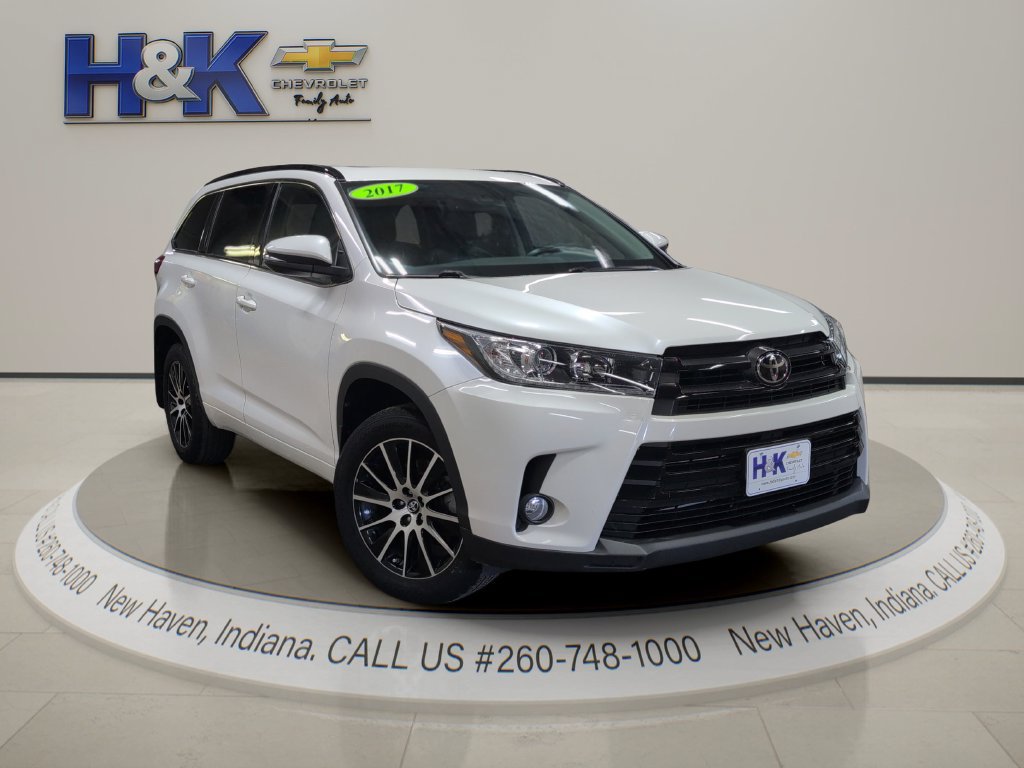 Used 2017 Toyota Highlander SE