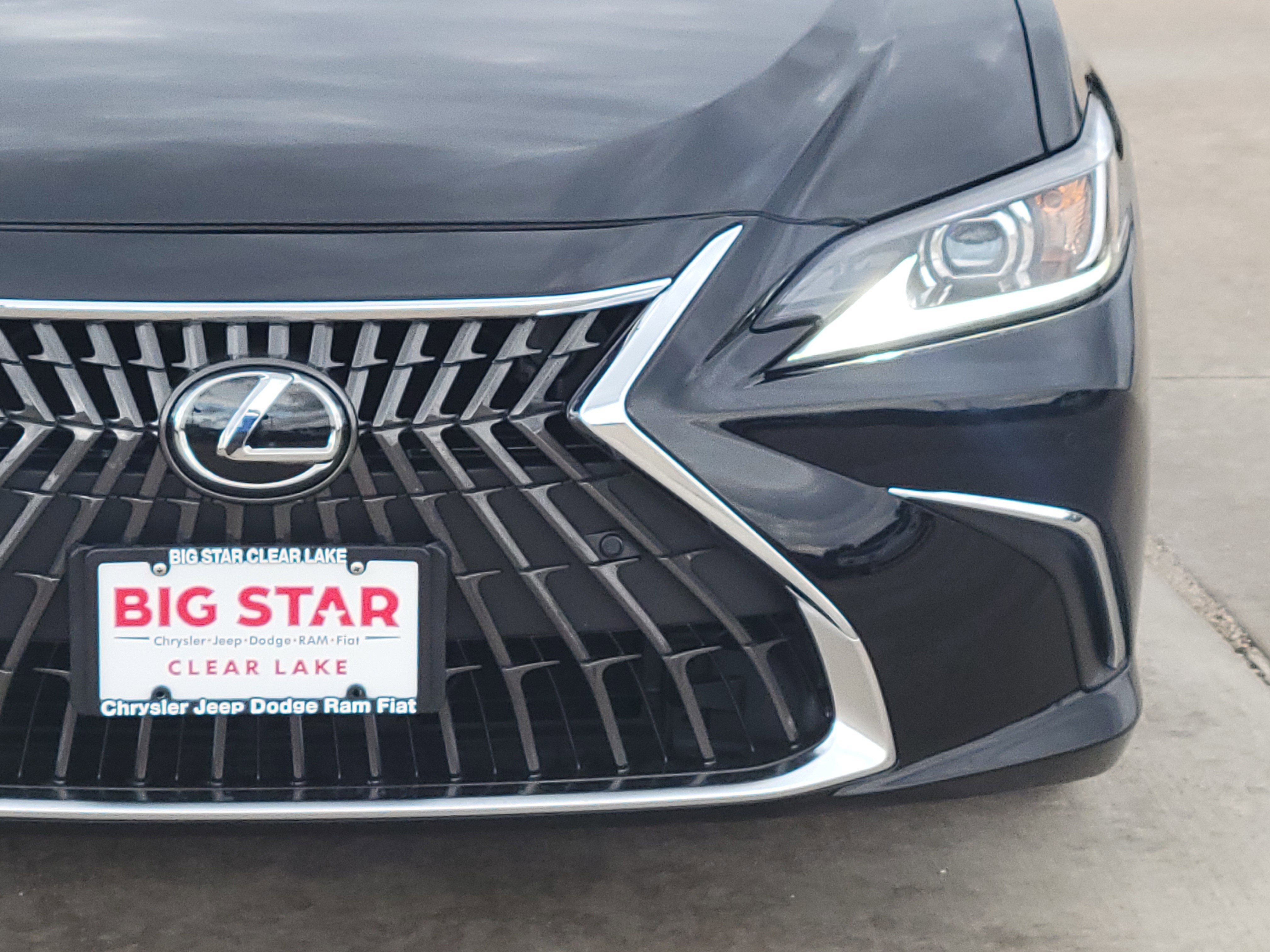 Used 2025 Lexus ES 300h 4DR FWD image 9