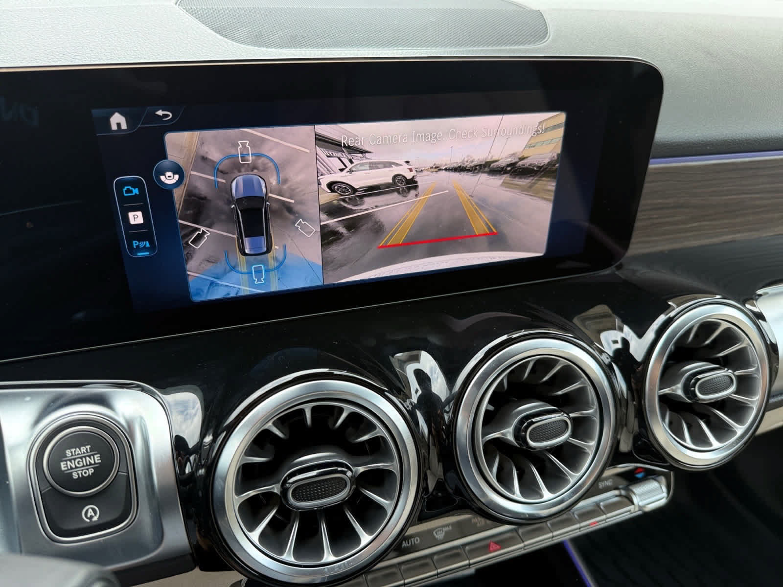 Used 2026 Mercedes-Benz GLB 250 4MATIC image 17