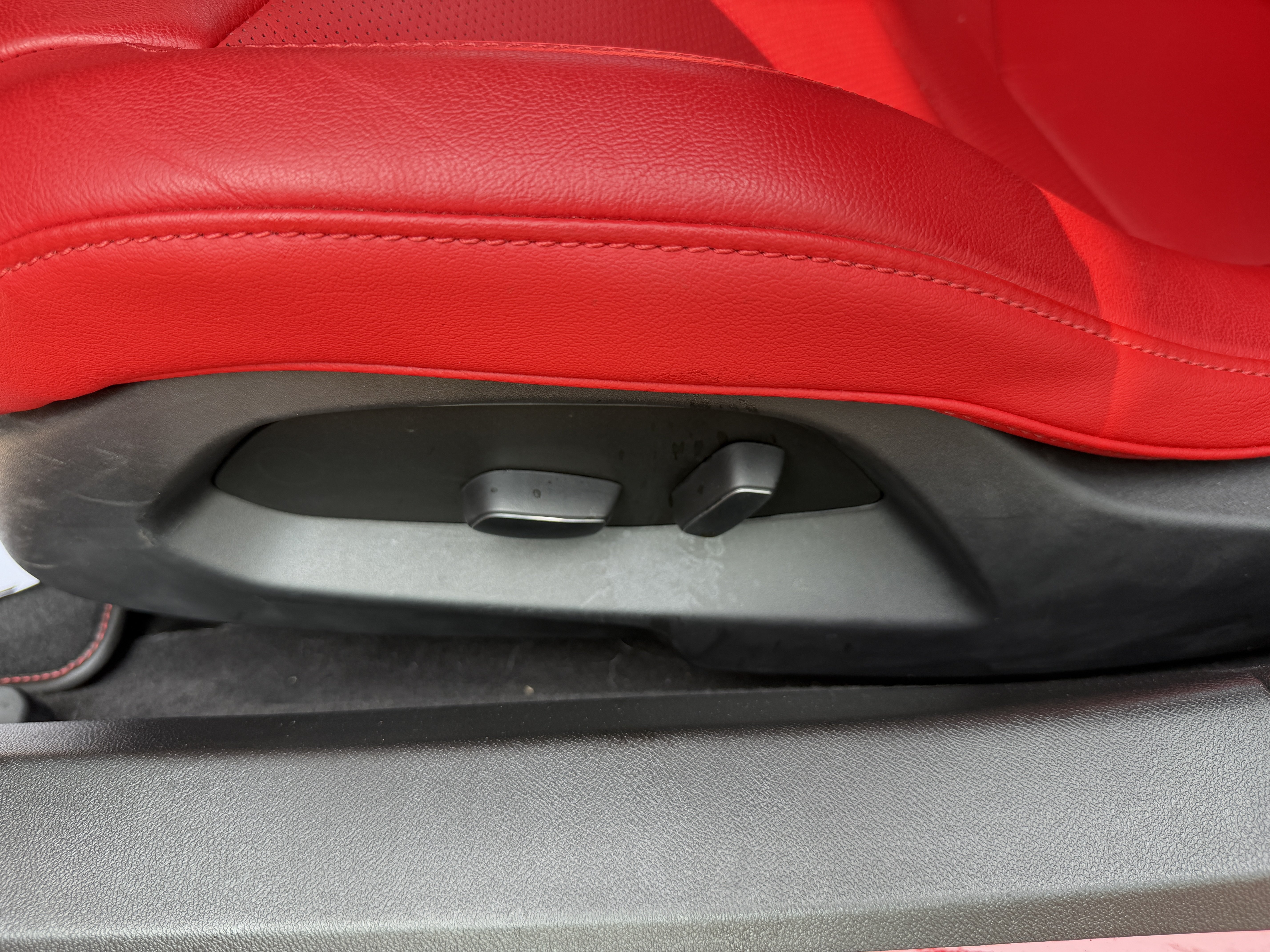 Used 2021 Chevrolet Corvette Stingray Coupe w/ Battery Protection Package RWD image 14