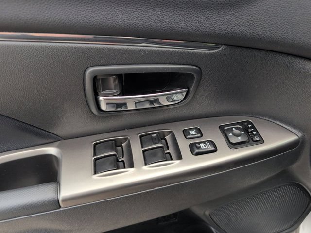 Used 2025 Mitsubishi Outlander Sport AWD image 13