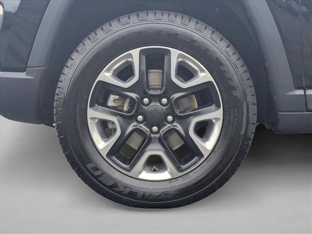 Used 2017 Jeep Compass Trailhawk w/ Leather Interior Group AWD/4WD image 22