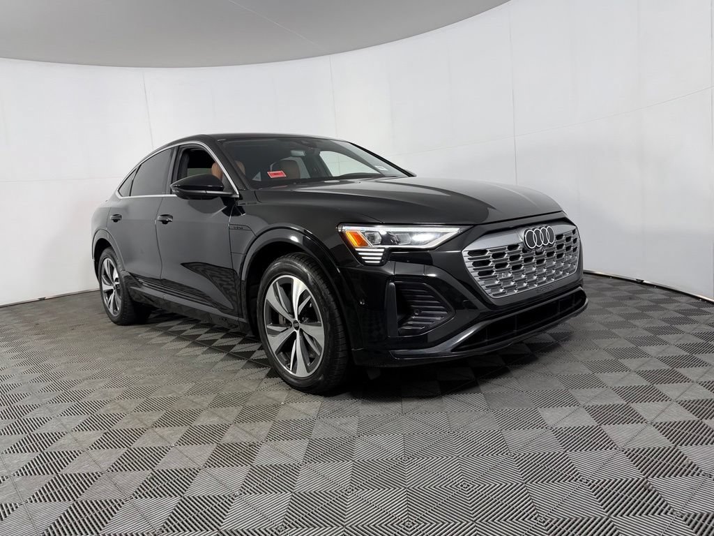 Used 2024 Audi Q8 e-tron Premium Plus AWD/4WD image 4