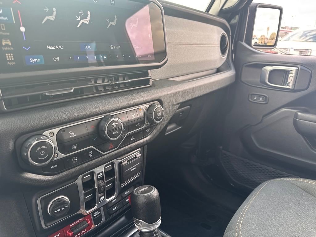 Used 2024 Jeep Gladiator Sport image 17