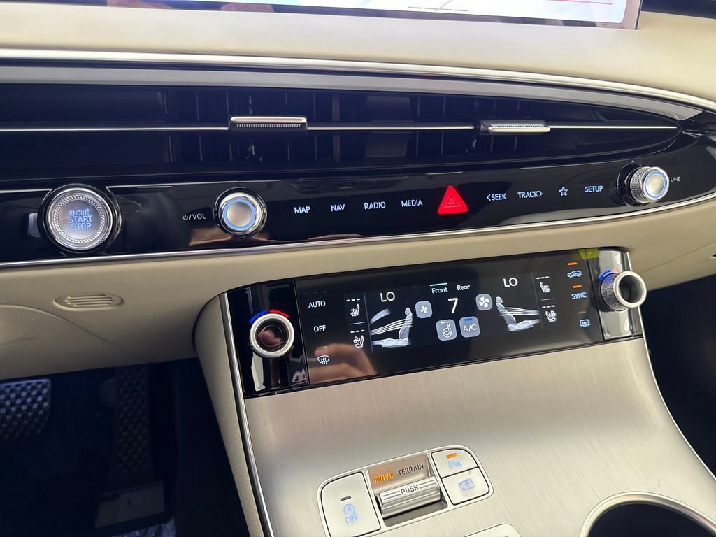 New 2027 Genesis GV70 2.5T Advanced AWD/4WD image 23