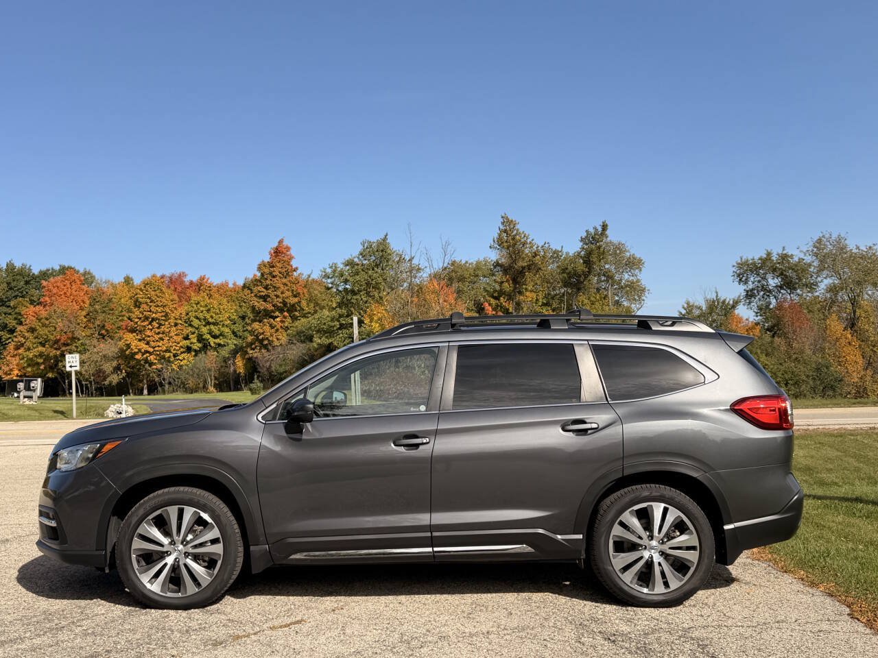 Used 2021 Subaru Ascent Limited w/ Technology Package AWD/4WD image 2