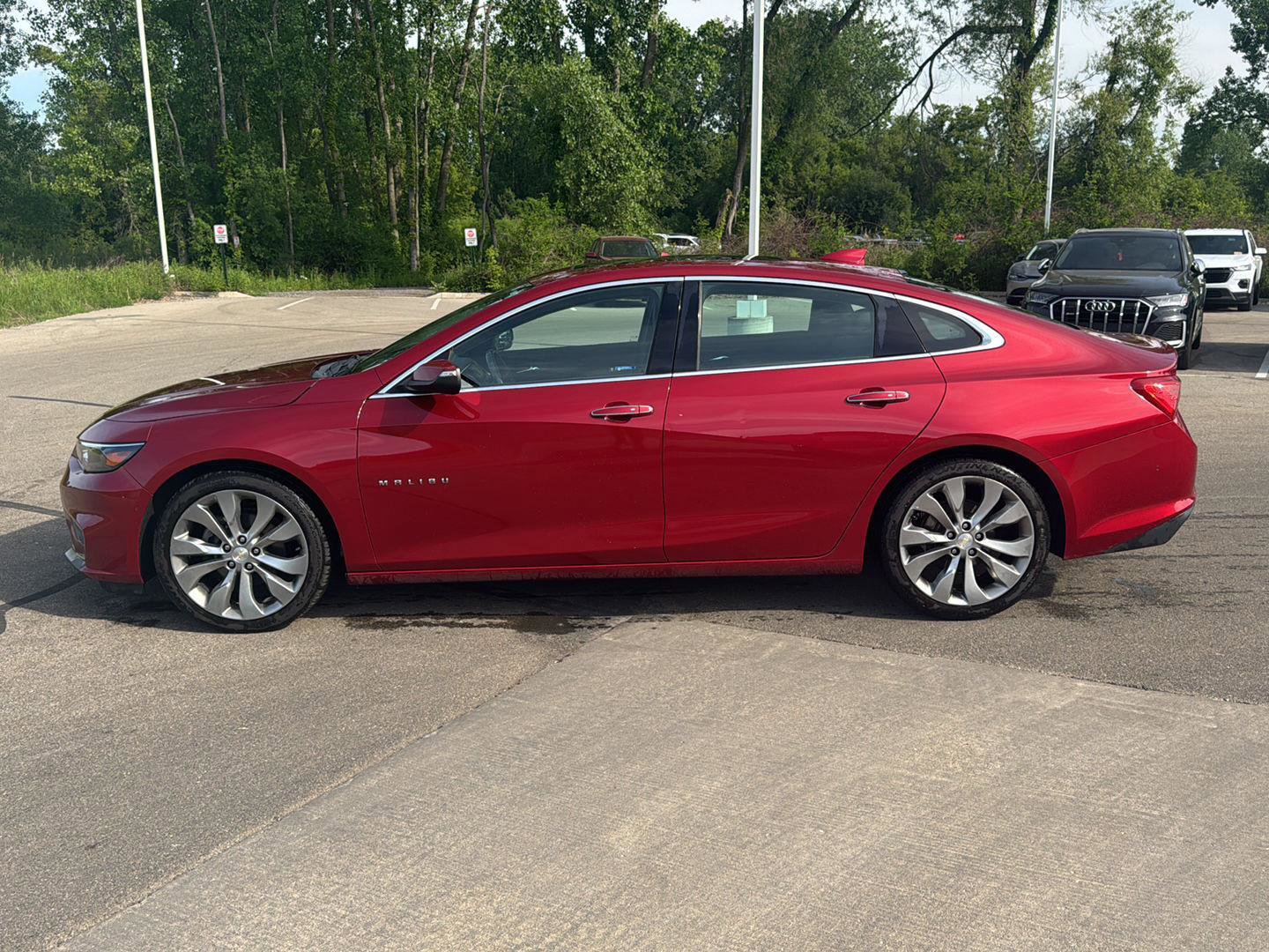 Used 2016 Chevrolet Malibu Premier w/ Driver Confidence Package II FWD image 2