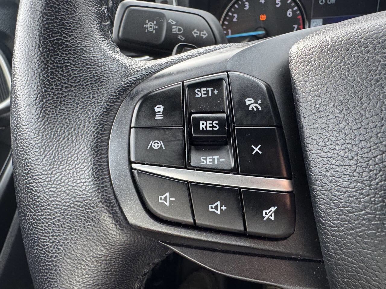 Used 2020 Ford Explorer XLT w/ Equipment Group 202A image 23