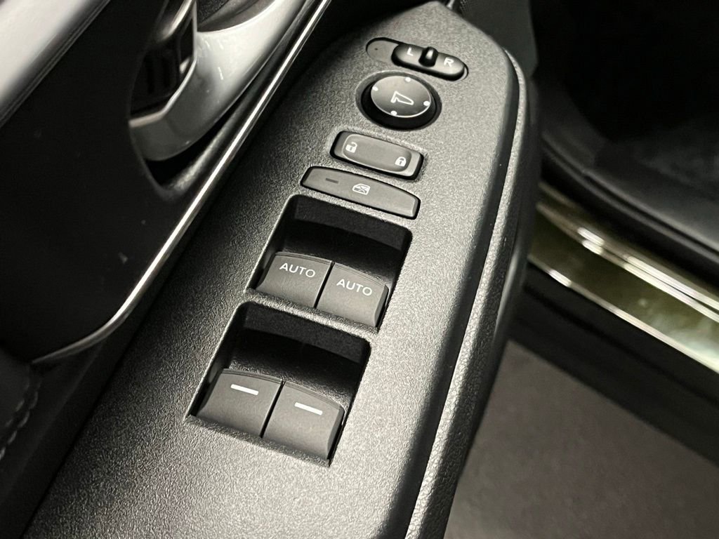 Used 2017 Honda CR-V EX-L image 16