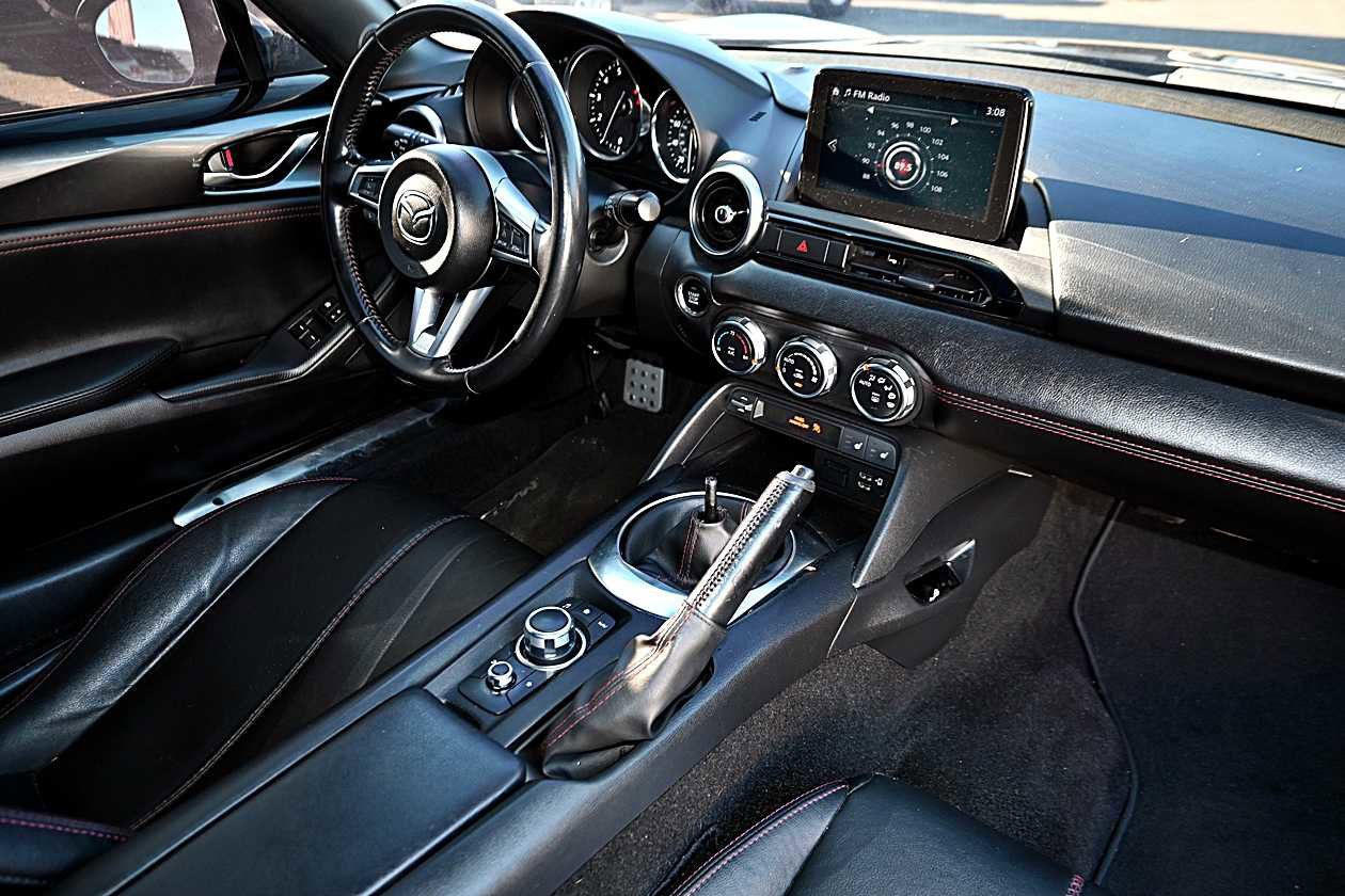 Used 2018 MAZDA MX-5 Miata RF Grand Touring image 8
