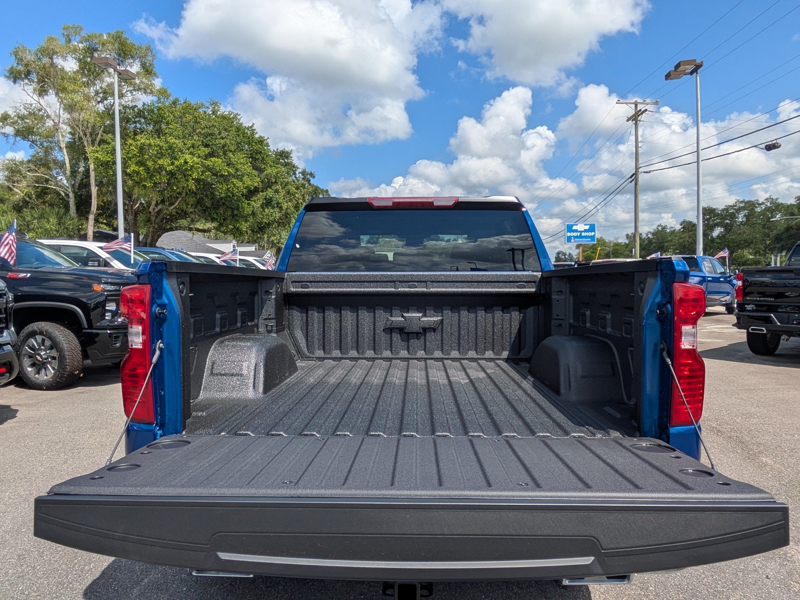 New 2026 Chevrolet Silverado 1500 LT w/ Z71 Off-Road Package AWD/4WD image 13